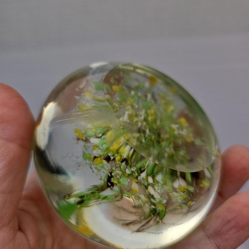 Vtg Art Glass Paper Weight With Green Shrimp Yellow, White & Green Brown Swirl - Picture 13 of 15